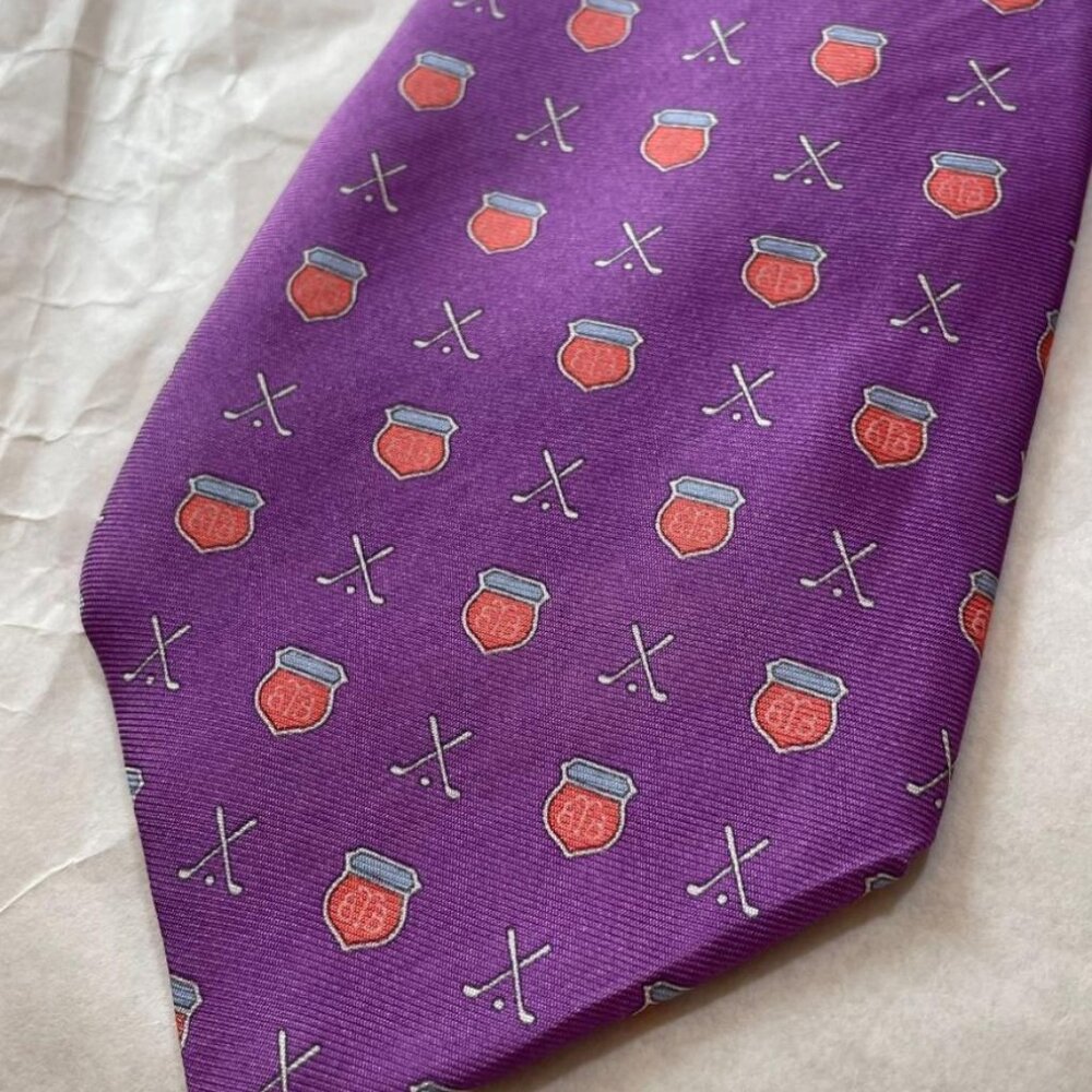 Brooks Brothers country club neck tie, gently loved! Golf clubs, very nice!